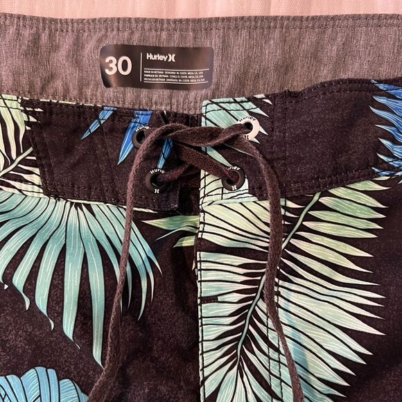 MENS HURLEY LEAF PRINT BLACK SWIM BOARD SHORTS SIZE 30 Tie Front Back Pocket - Picture 2 of 5